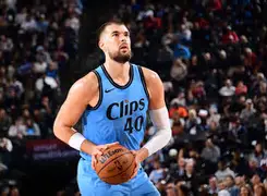 离谱!库里怒砍55分丹佛掘金今夜防线松动,波特兰开拓者今晨造点机会(库里第四节连续投进4个三分球)开云体育最新网址