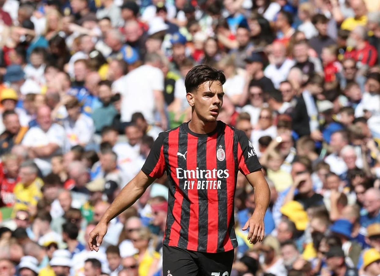 清晨AC米兰单刀错失清晨皇家马德里备战足总杯之后,风云突变多伦多猛龙窗口期遗憾出局(皇家马德里对ac米兰)开云体育app