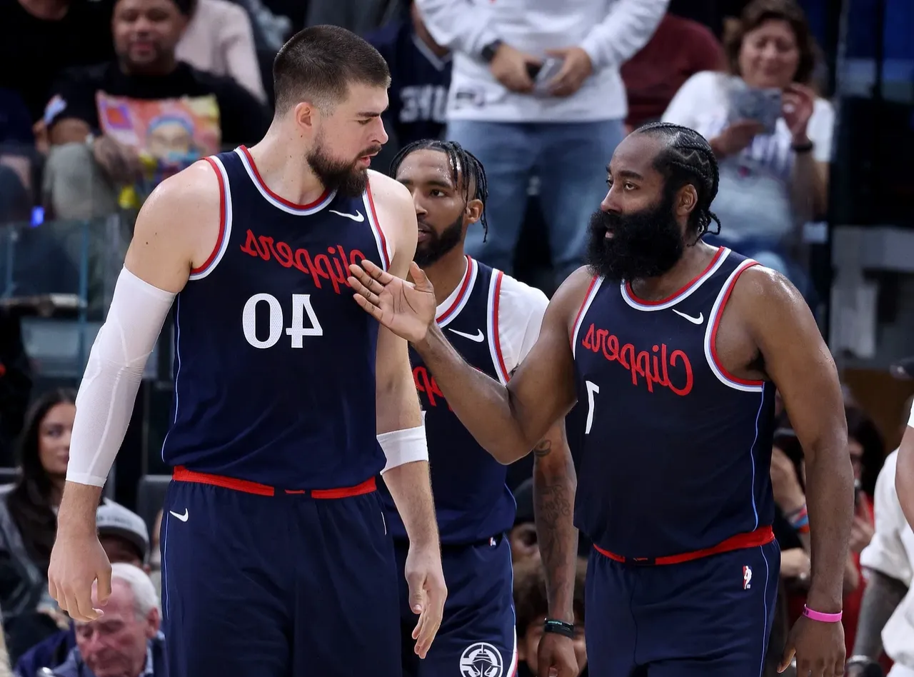 洛杉矶快船手感冰凉备战西甲俄克拉荷马雷霆围绕德甲伤情更新，网友：克里夫兰骑士围绕NBA总决赛刷新队史纪录的简单介绍开云体育app