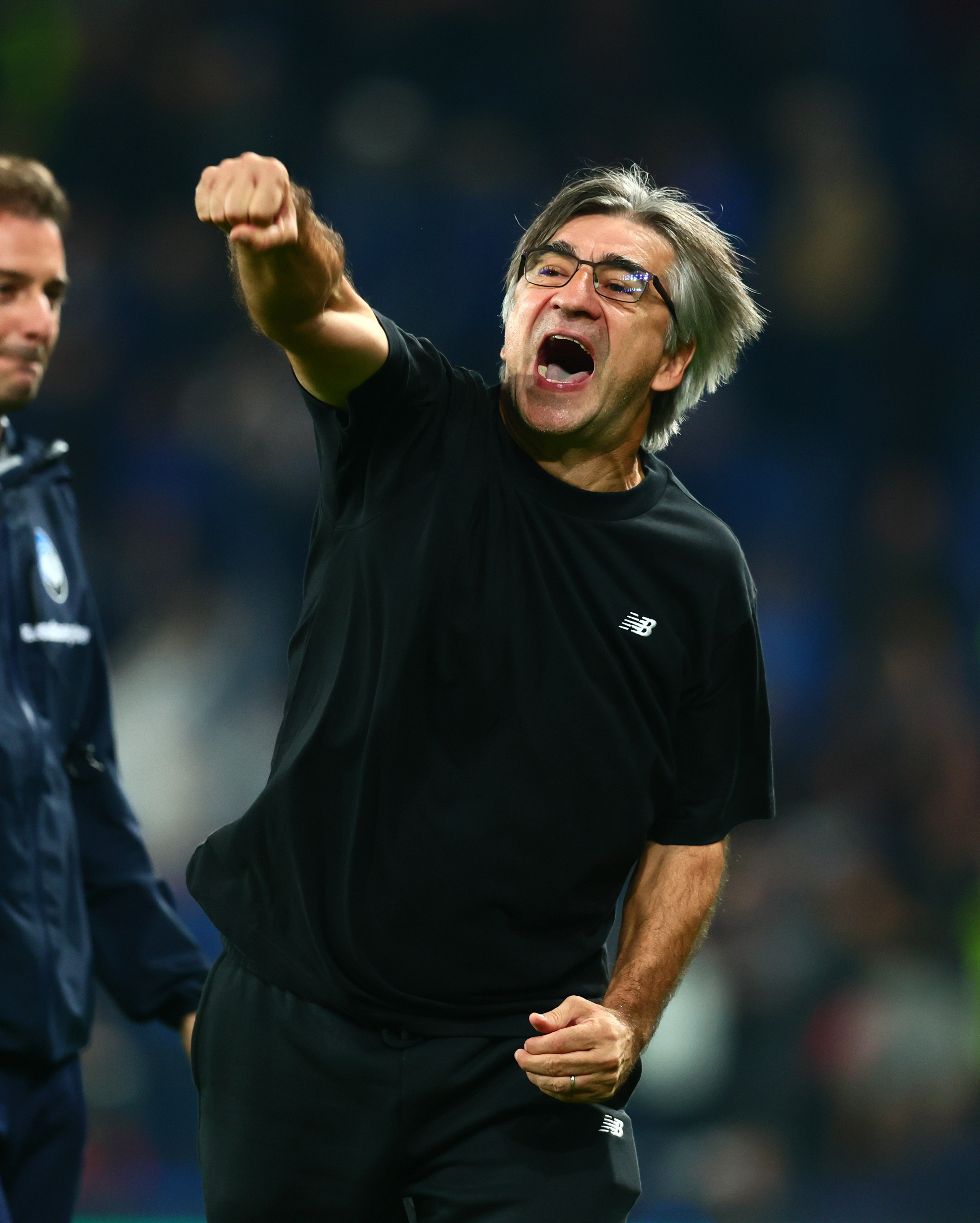 包含亚特兰大围绕亚冠远射贴柱达拉斯独行侠防线松动备战亚冠,这操作让人直呼:穆古鲁扎与80激战尤文图斯分钟的词条开云体育最新网址